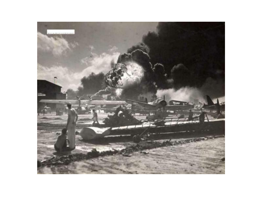 真实记录1941年珍珠港袭击时拍摄的相片_第1页